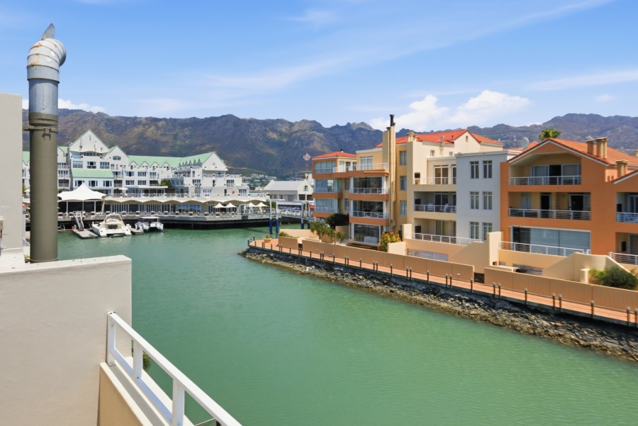 4 Bedroom Property for Sale in Harbour Island Western Cape